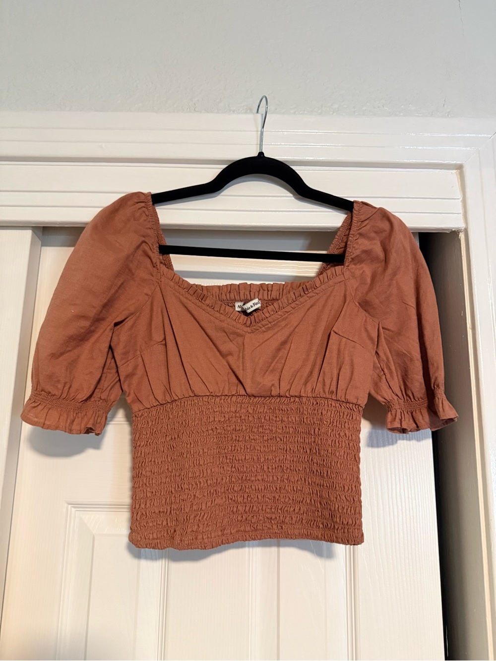 Abercrombie & Fitch Smocked Dusty Rose Puff-Sleeve Crop Top